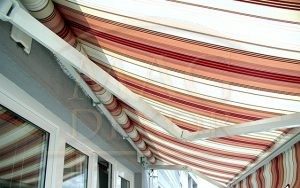 Za dobijanje kvalitetnog hlada tende sprečavaju ulazak topline u vaš prostor. Izrađuju se od duplo inpregniranog platna, Italijanske firme Para.