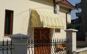 Za dobijanje kvalitetnog hlada tende sprečavaju ulazak topline u vaš prostor. Izrađuju se od duplo inpregniranog platna, Italijanske firme Para.