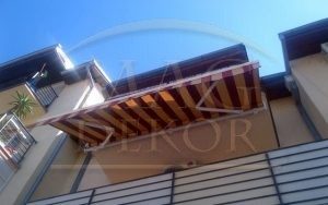 Za dobijanje kvalitetnog hlada tende sprečavaju ulazak topline u vaš prostor. Izrađuju se od duplo inpregniranog platna, Italijanske firme Para.